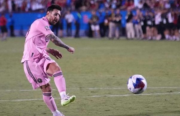 梅西连续十二场比赛得分超过出色发挥，法国队不断突破！(梅西在法国第二场比赛)体育娱乐