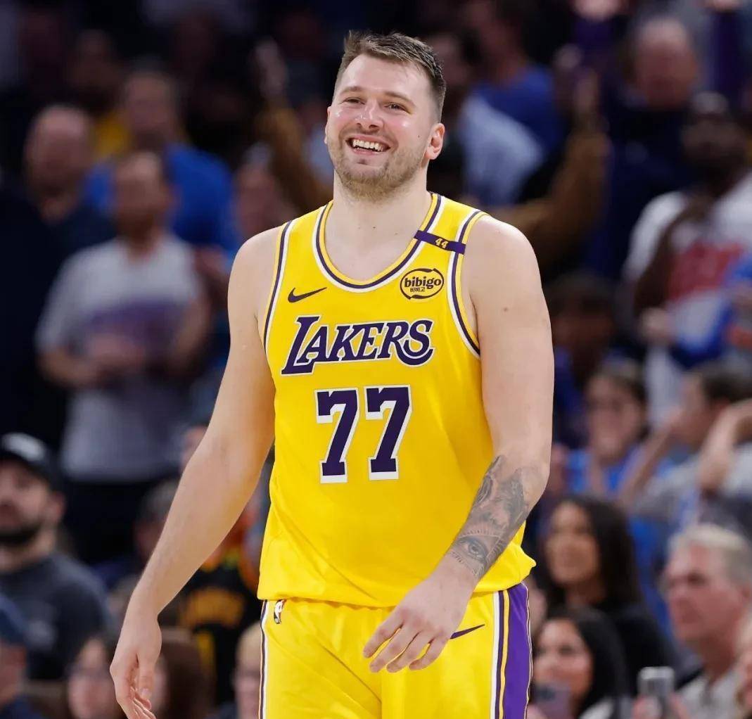 东契奇新星夺冠表现突出，SKT前途光明！引发球迷热议的简单介绍华体会app下载